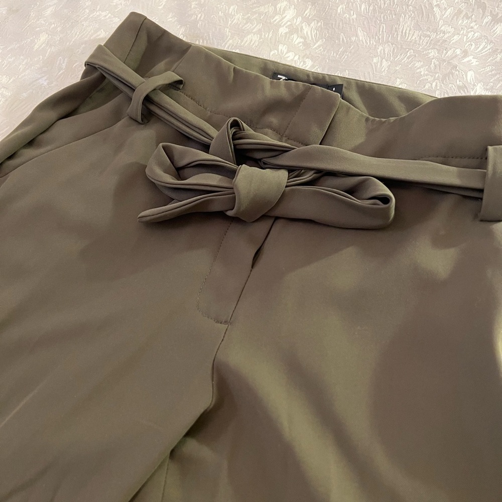 Forest green high waisted ankle slacks